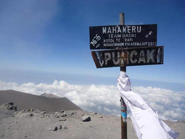 Gunung Semeru, Paku Bumi Yang Juga Singgasana Para Dewa